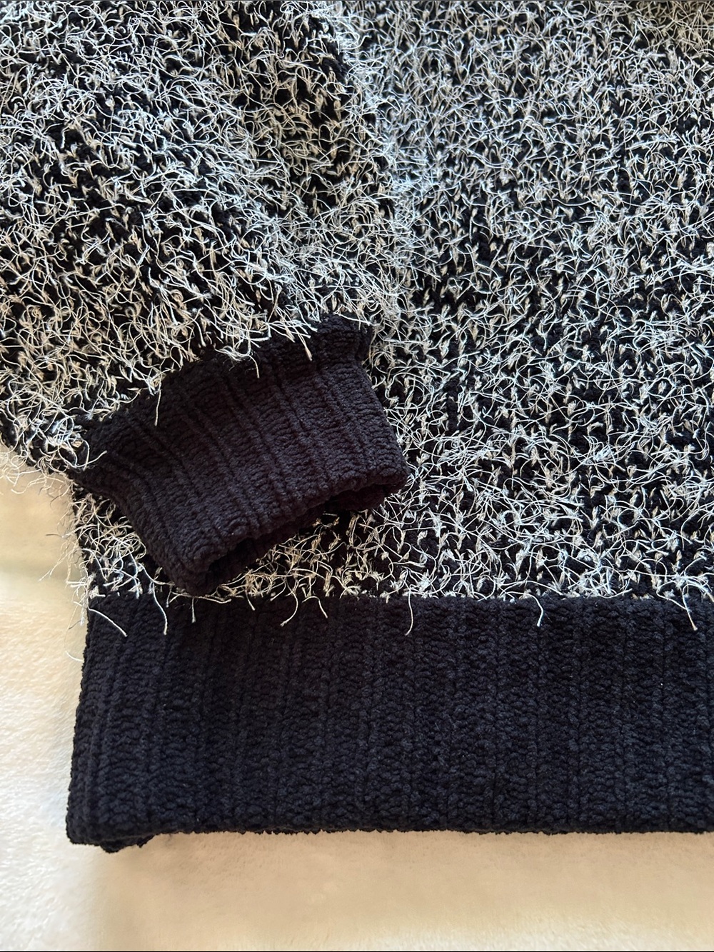Altar'd State Contemporary Black & White Fuzzy Crewneck Sweater Size L - Picture 7 of 9